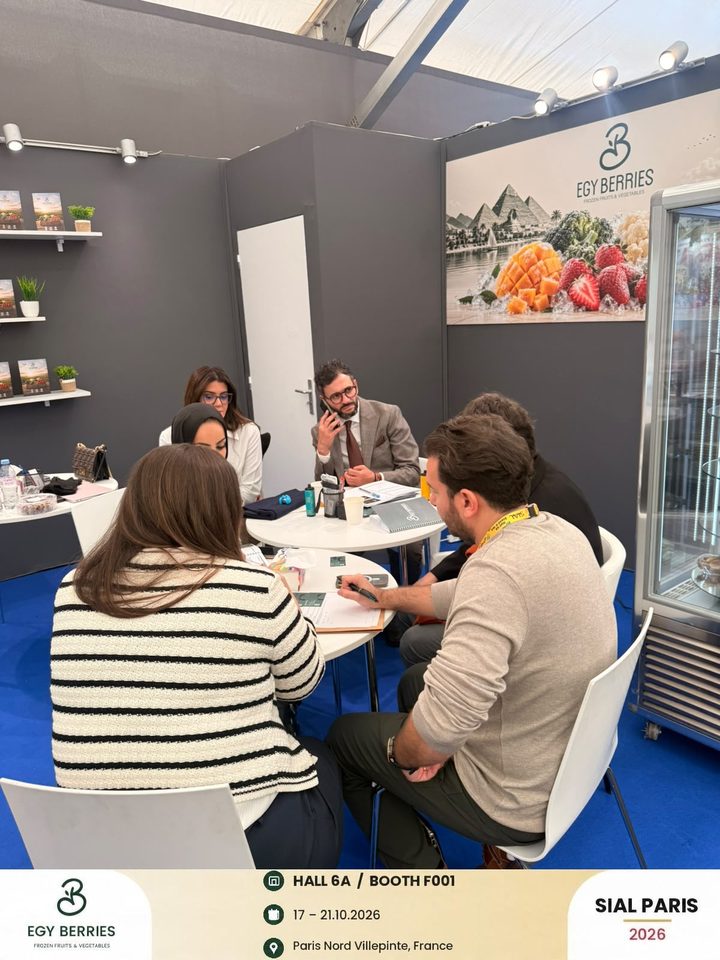 Egy Berries negotiating frozen fruit supply contracts with buyers at SIAL Paris 2026